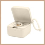 Sélection de cadeaux enfants dans les magasins de jouets de Genève par BeeBoo. Boîte à tétine pratique et décorative, cadeau Noël enfant Genève pour ranger les accessoires de bébé